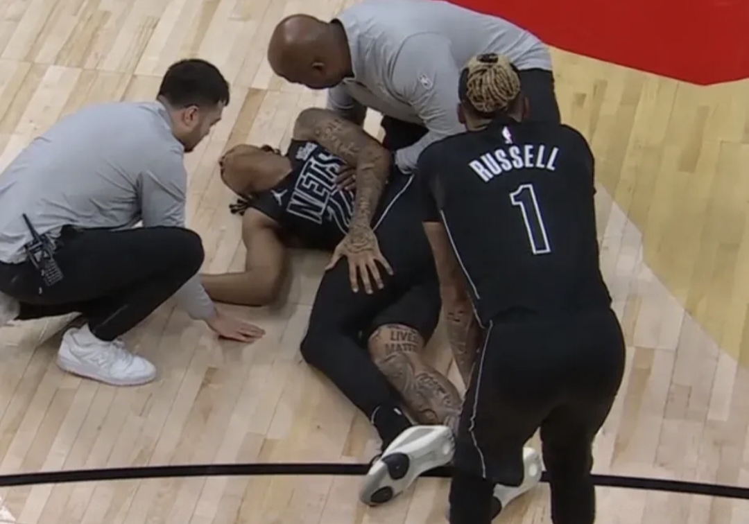 篮球比赛中一次致命的失误改变局势 篮球比赛中一次致命的失误改变局势