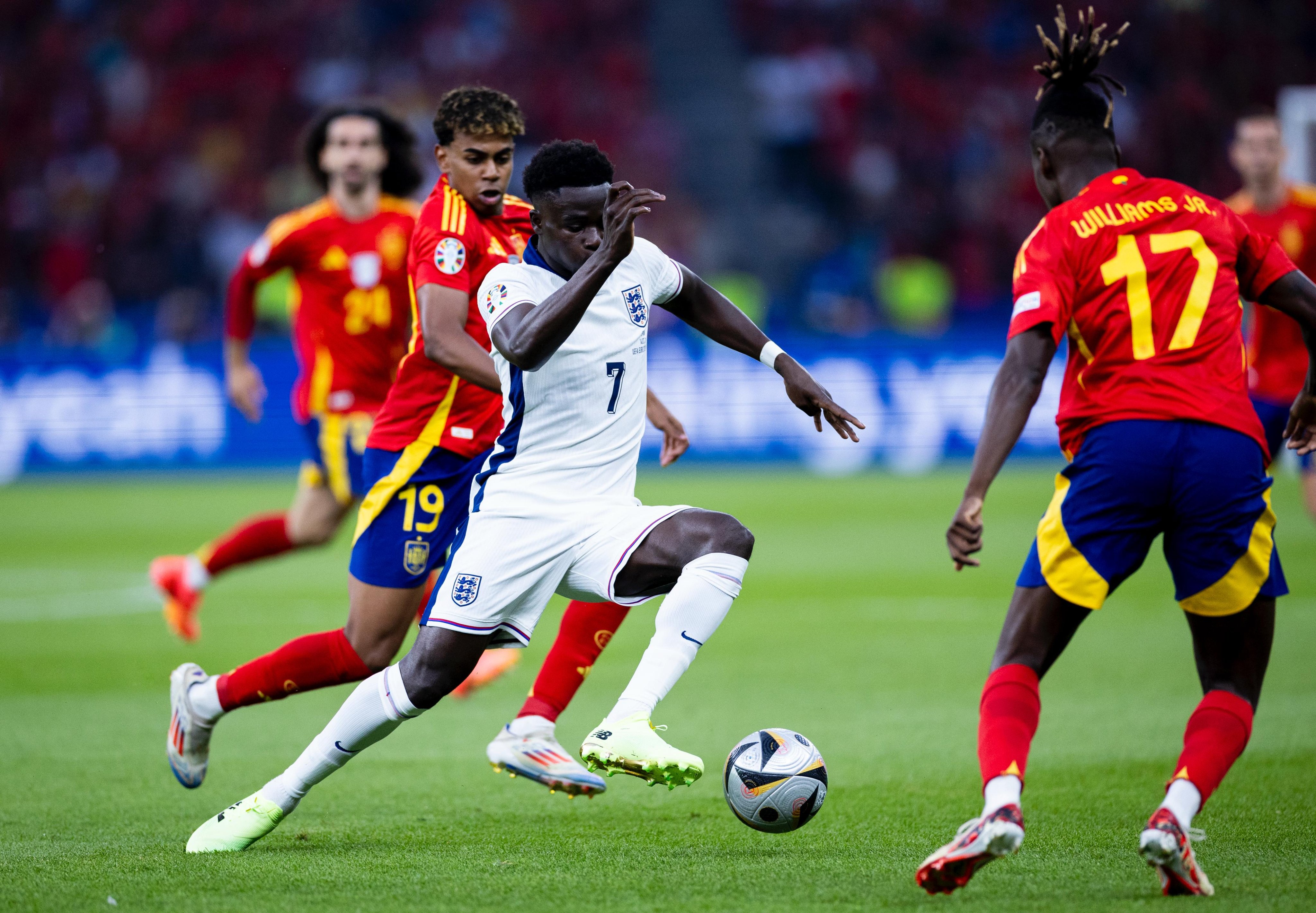 欧洲杯国家联赛收官,决赛惊险纷呈 欧洲杯国家联赛收官,决赛惊险纷呈