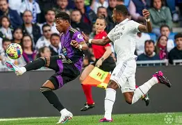 瓦拉多利德遇玻璃球危机,屹立蛮荒保卫领土 瓦拉多利德遇玻璃球危机,屹立蛮荒保卫领土